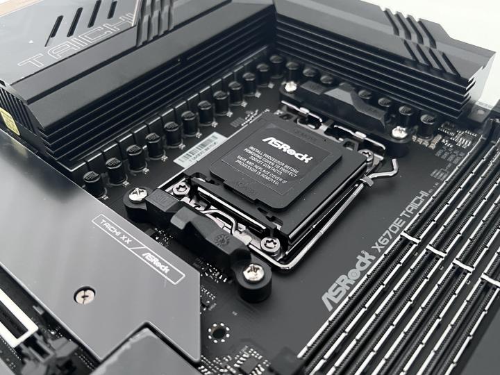 Dell OptiPlex 7000 Intel Alder Lake TinyMiniMicro PC Review and more Dell OptiPlex 7000 Intel Alder Lake TinyMiniMicro PC Review and more