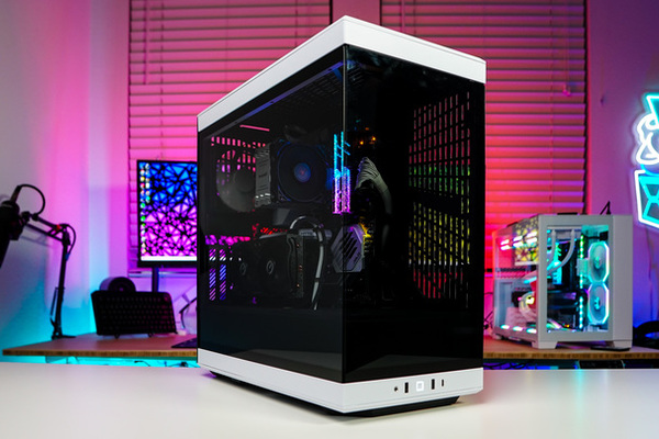 HYTE Y40 PC Case Review and more