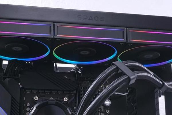 ID-Cooling SPACE LCD SL360 Liquid CPU Cooler Review and more