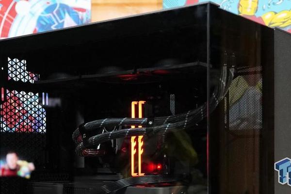 Corsair 6500X Mid-Tower Dual Chamber Chassis Review and more