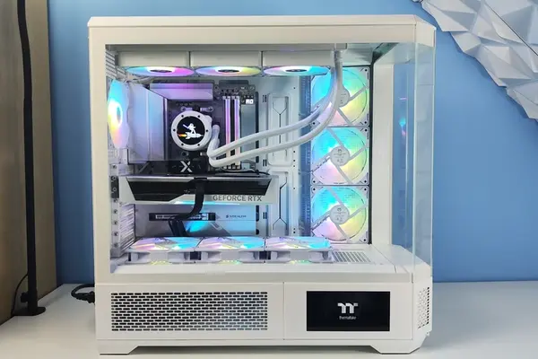 Thermaltake View 600 TG Snow Full Tower Chassis and LCD Panel Review and more