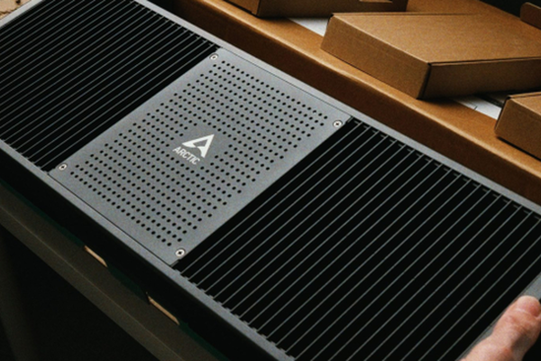 Arctic Senza Review (Ryzen AI 9 HX 370 + Passive Cooling) and more