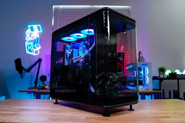 Cooler Master MasterFrame 360 Panorama Case, Lenovo Panther Lake Mini PCs,  and more