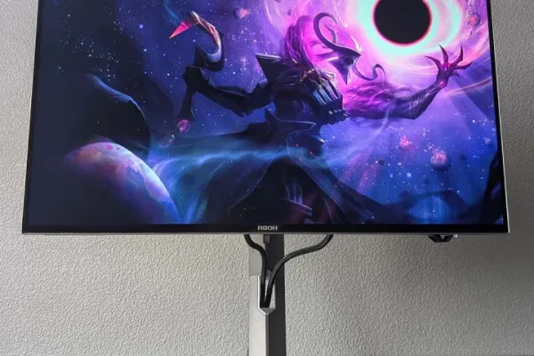 Reviews Roundup: AOC 720Hz OLED, Pixel 11 Reviews, Kioxia Gen5, and Logitech Pro X2