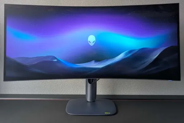 Reviews Roundup: Alienware AW3926QW Review: 5K2K OLED at $1,099, Minisforum MS-03, and Omarchy Quattro